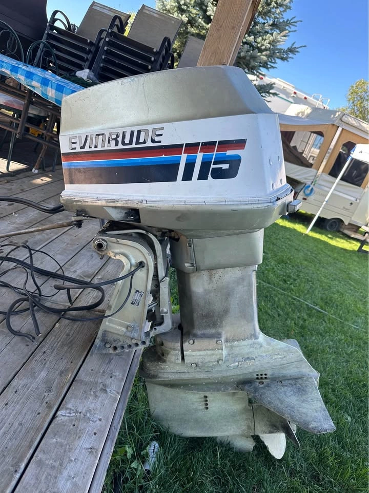 115 Evinrude motor for sale - photo 2