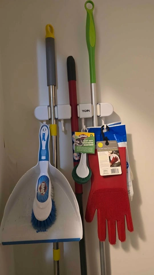 YOPI Wall-Mounted Broom and Mop Holder