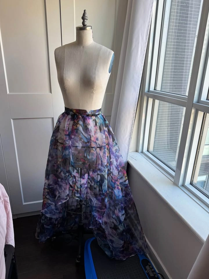 Ladies Size 2 ( Size Small ) High Low Sheer Overskirt - Worn Onc - photo 2