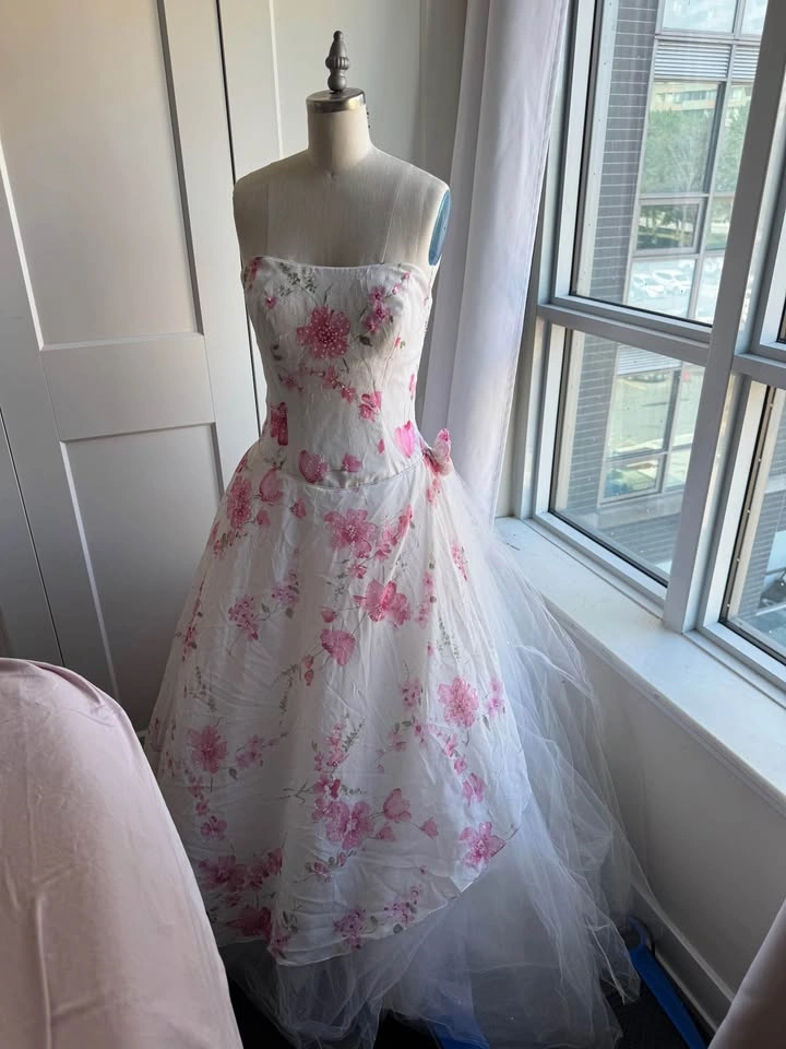 Beautiful Ladies Size 6 Gown - photo 2