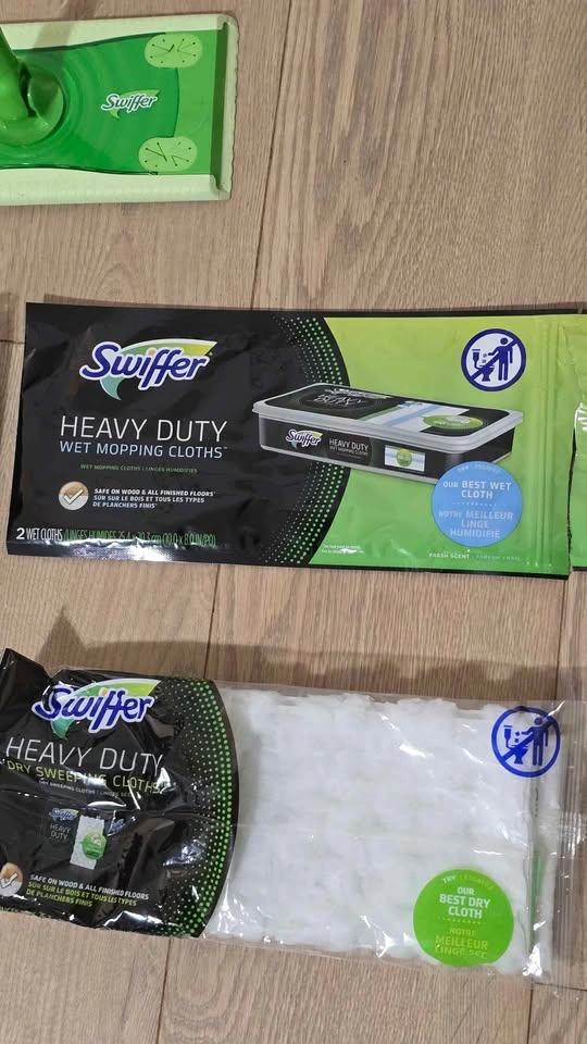 Swiffer Sweeper with Wet and Dry Mopping Cloths - photo 5