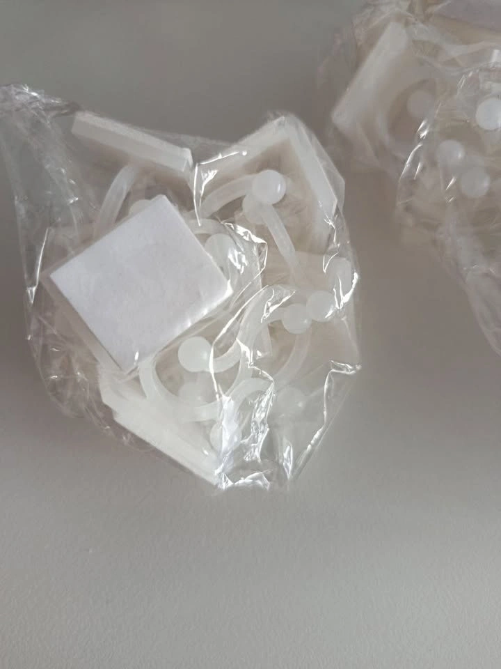 Self-Adhesive Wall Clips – New - photo 4