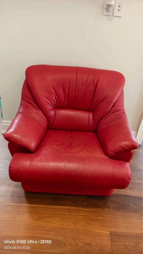 Vibrant Red Genuine Leather Armchair / Oversized Reading Chair - photo 3