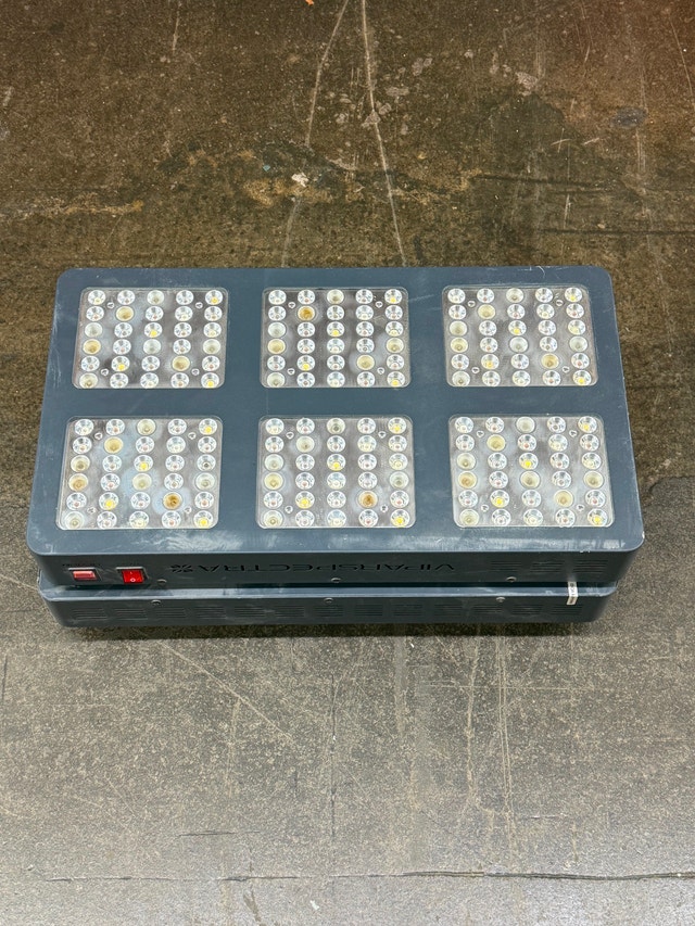 Viparspectra Reflector Series R900 900W LED Grow Light