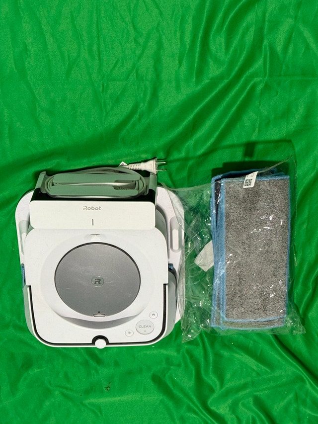 iRobot Braava Jet M6 (6110) Ultimate Robot Mop - Wi-Fi Connected