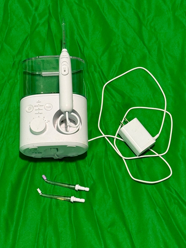 Philips Sonicare Power Flosser 7000, Oral Irrigator White HX3911