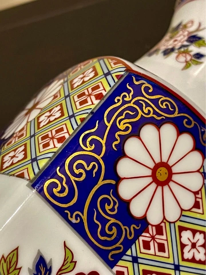Vintage Imari Impress Porcelain Vase 10" Blue, White, Gold - photo 3
