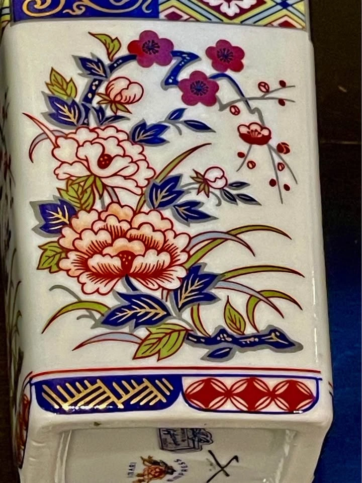 Vintage Imari Impress Porcelain Vase 10" Blue, White, Gold - photo 4