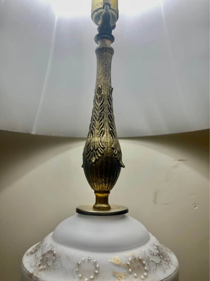 Vintage French Opaline Lamp w/ Gold Filigree & brass metal Base - photo 5
