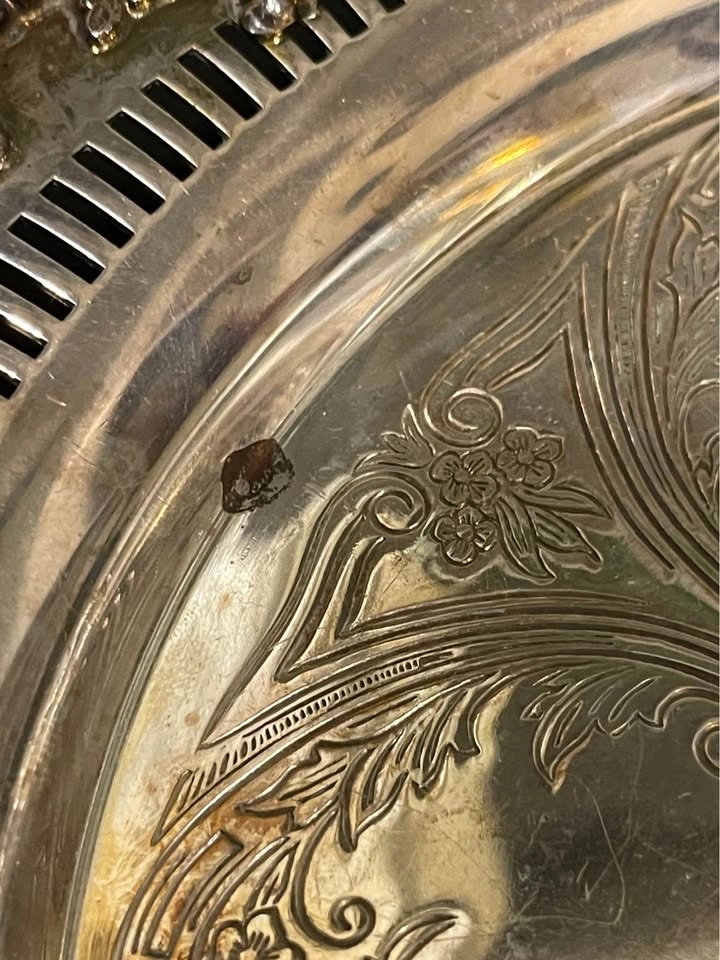 Old English Reproduction E P on Copper tray Grapes design - photo 4