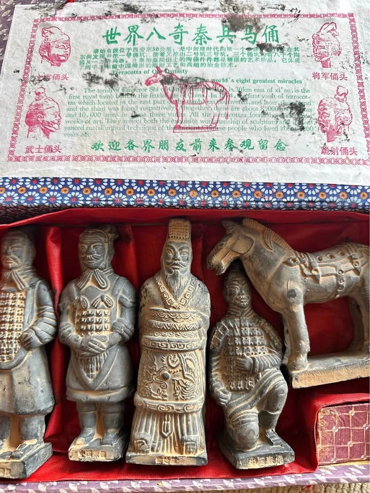 Vintage Terracotta Army Figurine Set – Souvenir Box