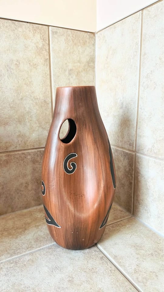 Vintage Hand-Carved Ceramic Abstract Face Vase – Signed "Armando - photo 2