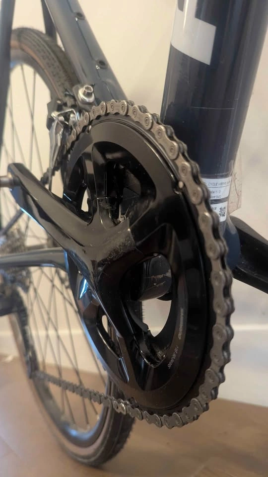LIKE NEW Focus Paralane 8.8 Carbon Road Bike – 100km – 105 – Siz - photo 4