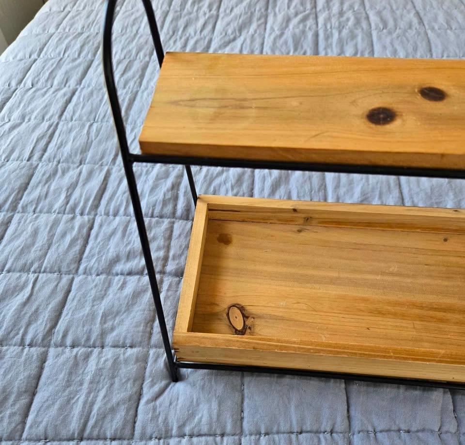 Wooden standing shelf. 9"x12" Great condition - photo 4