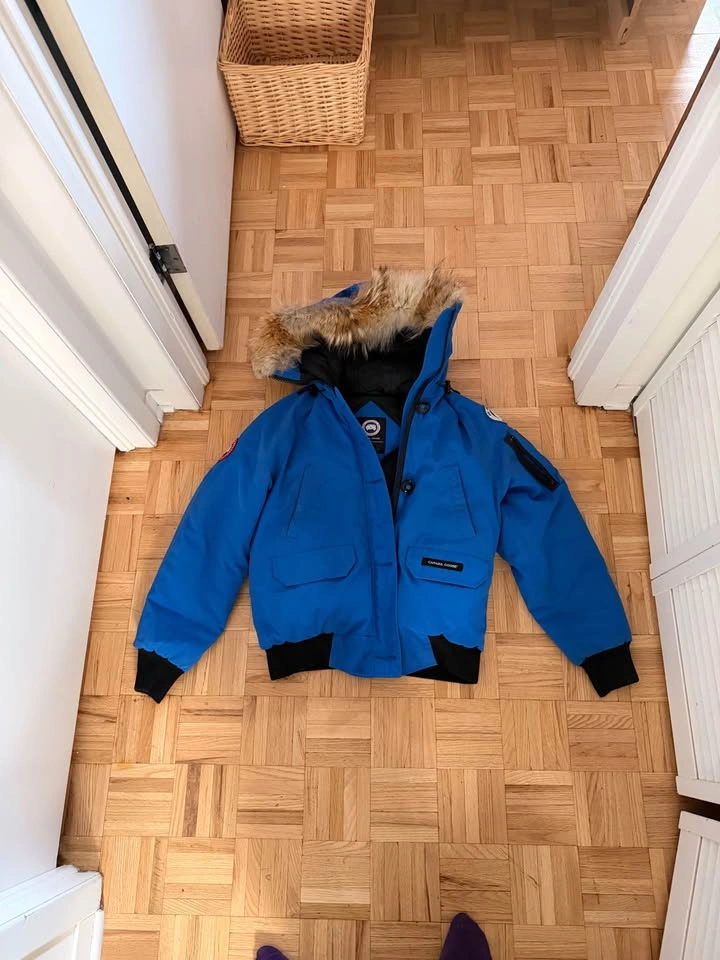 4 Authentic Canada Goose Jackets - Women’s Medium - Bundle Avail - photo 3