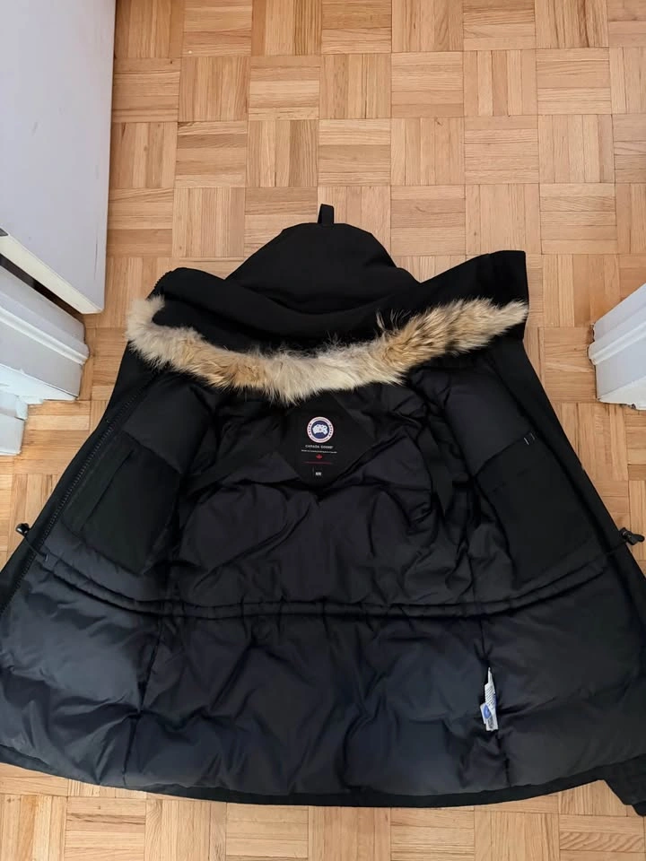 Authentic Canada Goose Women’s Black Parka with Fur - Medium - photo 2