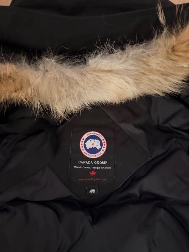 Authentic Canada Goose Women’s Black Parka with Fur - Medium - photo 3