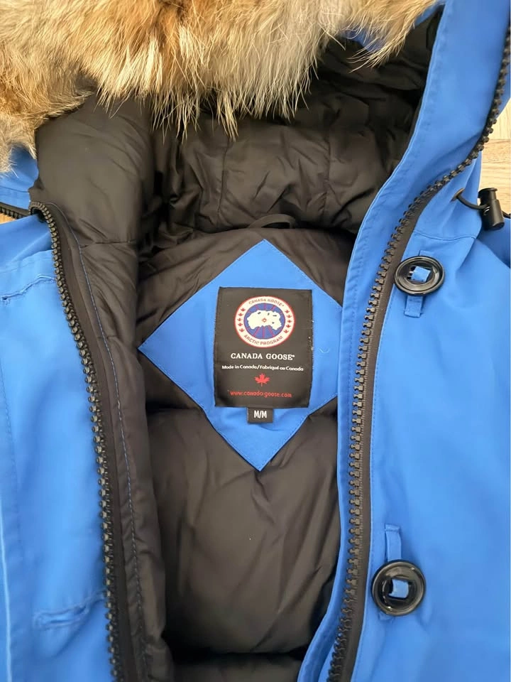 Authentic Canada Goose Chilliwack Bomber 7950LPB Women’s Medium - photo 2