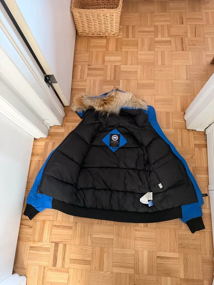 Authentic Canada Goose Chilliwack Bomber 7950LPB Women’s Medium - photo 3