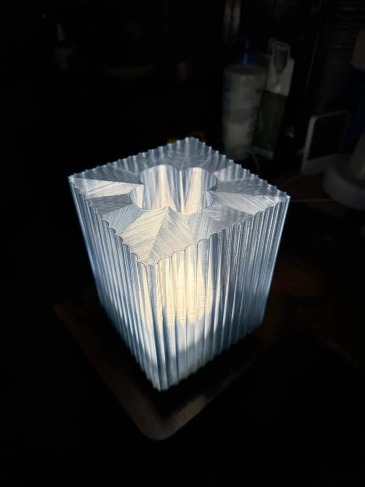 Mid Century Square shaped Lamp (In Stock) - photo 2