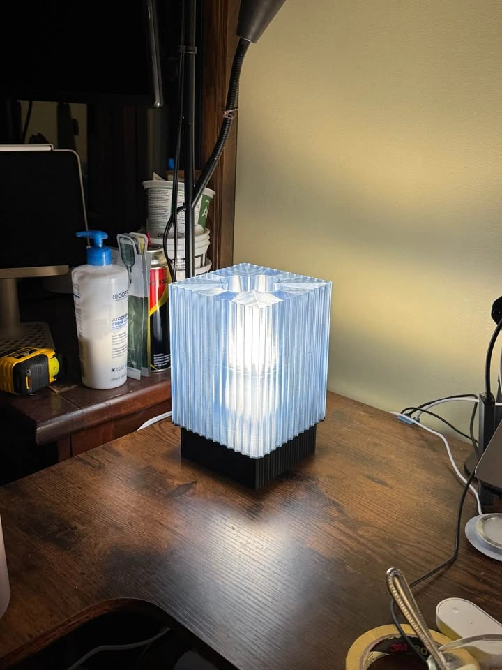 Mid Century Square shaped Lamp (In Stock) - photo 4