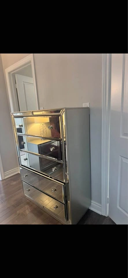 Modern Mirrored Bedroom Set: Dresser, 2 Nightstands, Chest