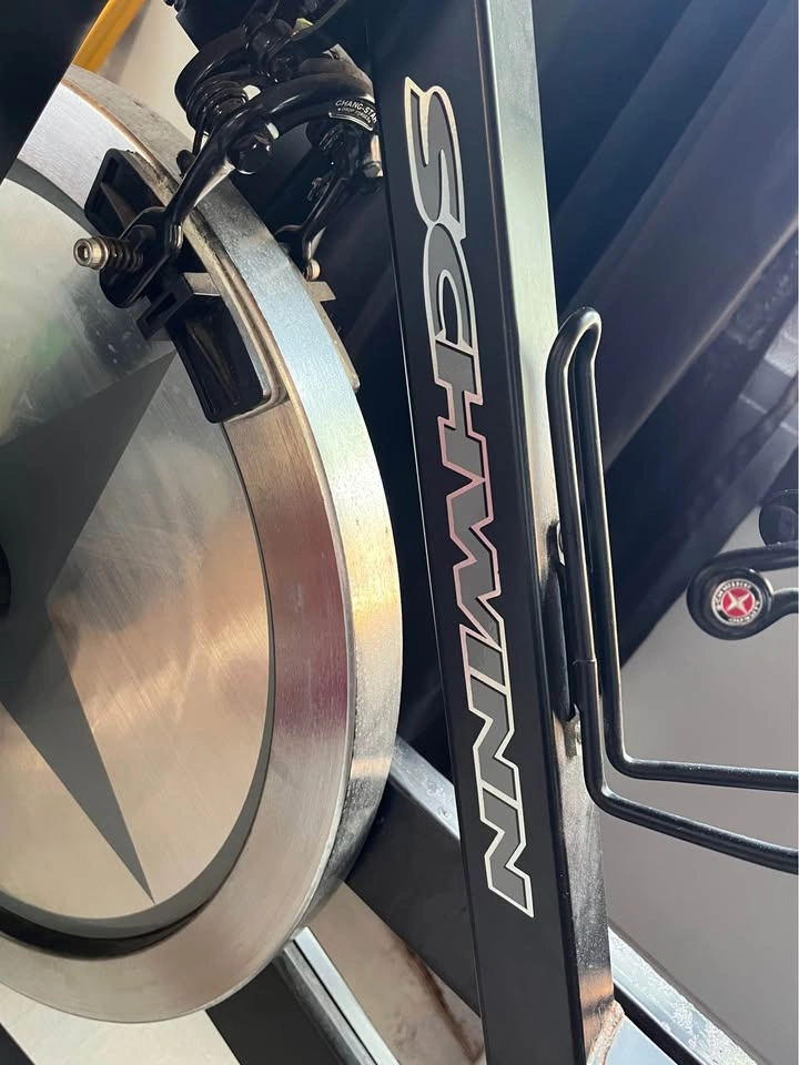 Schwinn iC Pro spin bike - photo 2