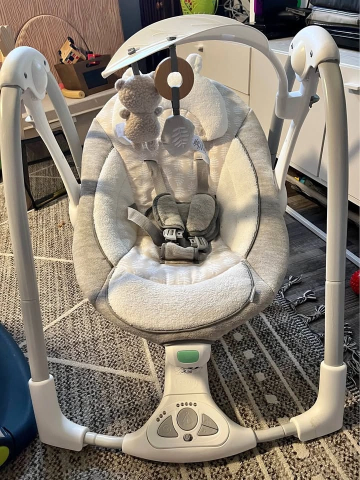 Baby swing