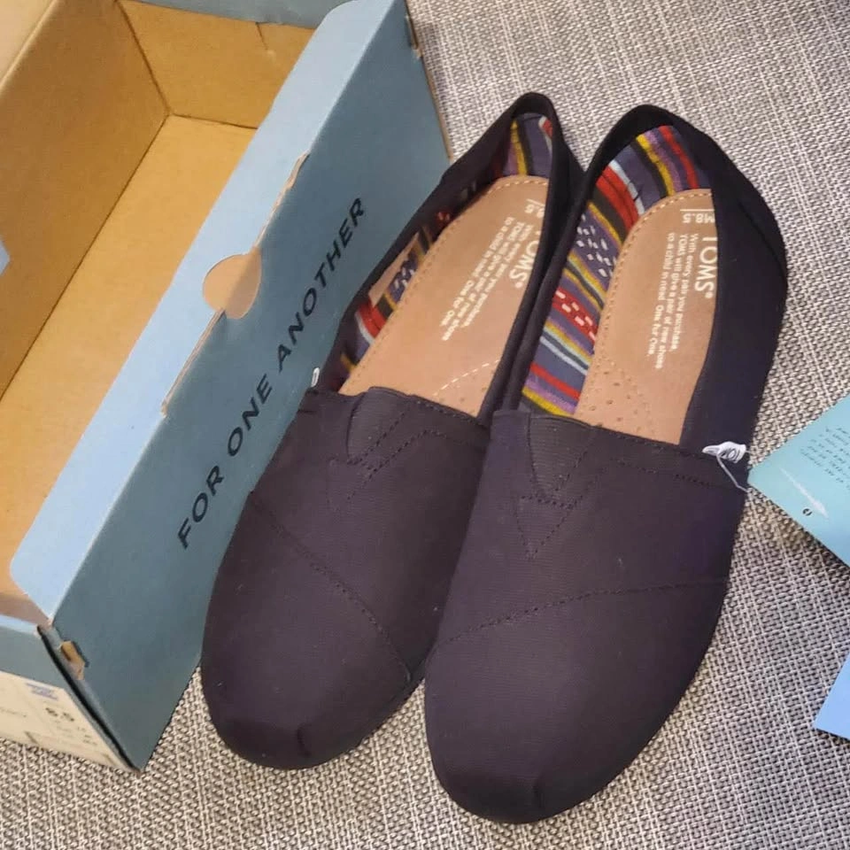 New TOMS Classic Canvas Shoes Size 8.5 - photo 3