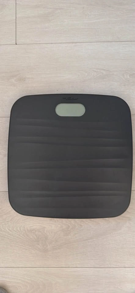Digital bathroom scale - photo 2