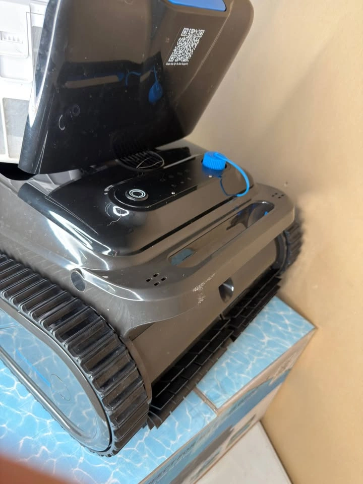 OUCAXIA Y50S Cordless Robotic Pool Cleaner - photo 4