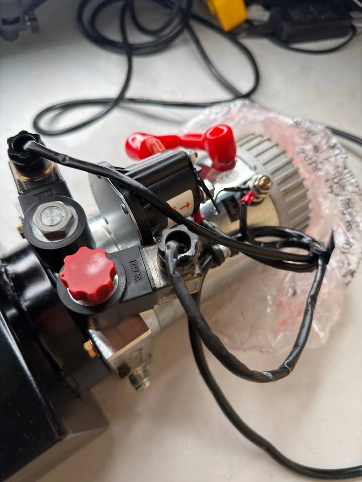 Mixizap 12V Double-Acting Hydraulic Power Unit - photo 2