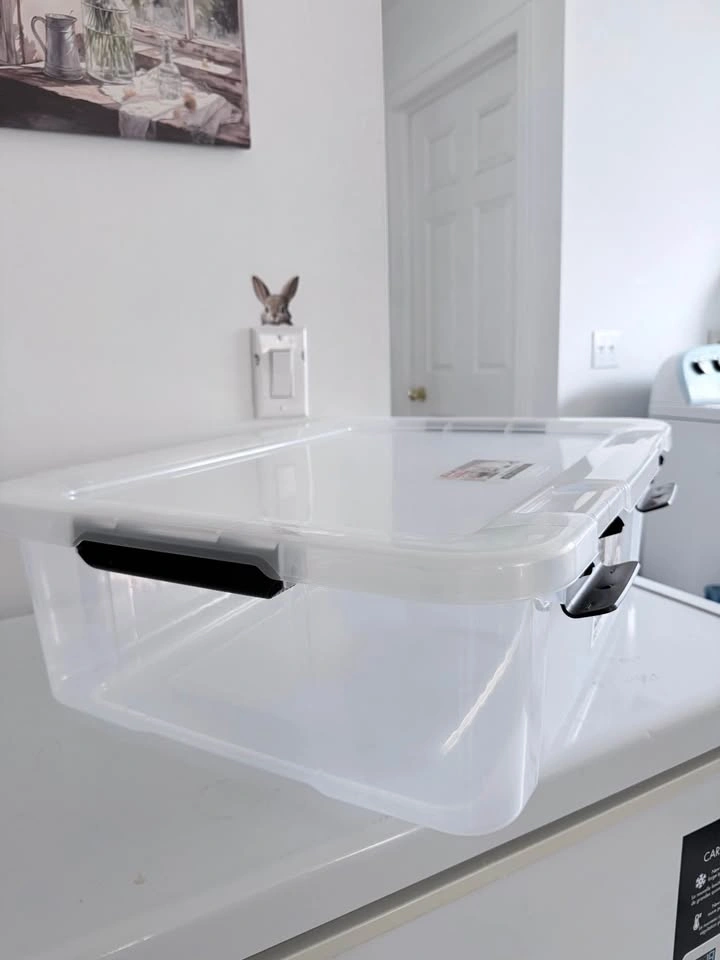 Sterilite storage box with hinge lid - photo 2