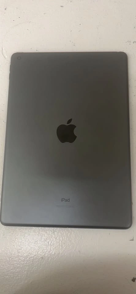 Apple 8th generation iPad Tablet - photo 2