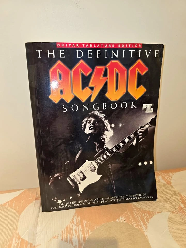 AC/DC The Definitive Songbook – Guitar Tablature Edition