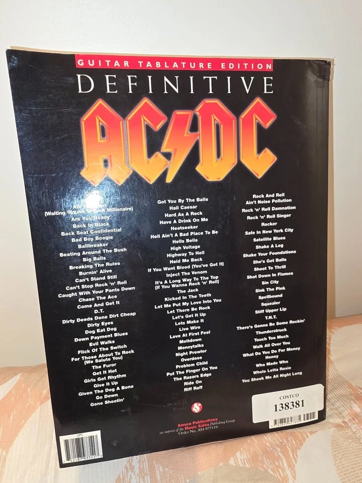 AC/DC The Definitive Songbook – Guitar Tablature Edition - photo 2