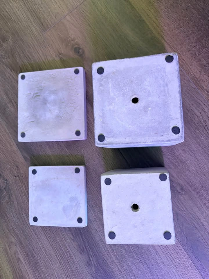 Set of 2 Square Concrete Planters with Saucers - photo 4