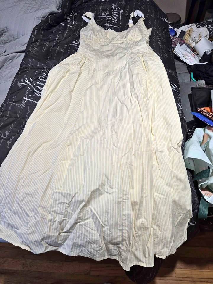 Abercrombie & Fitch Yellow Striped Maxi Dress - Size Large