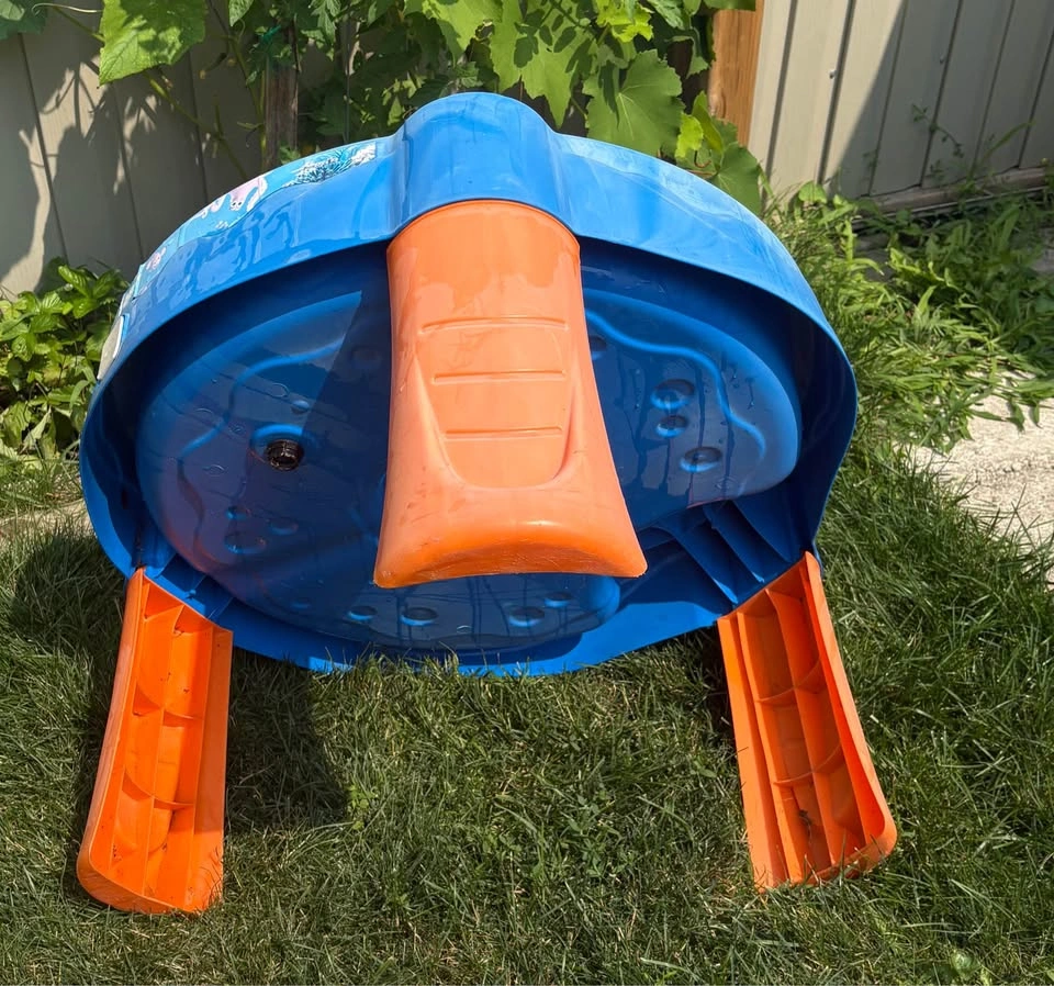Step 2 water table - photo 4