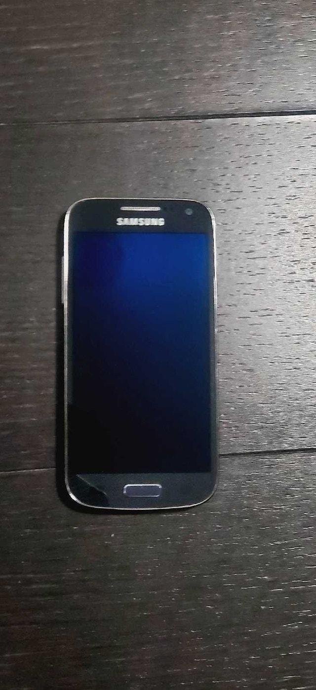 Samsung Galaxy S4 Mini Good Condition (Firm)