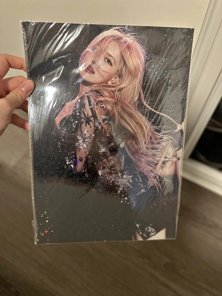 WTS — Rosé (BLACKPINK) "R" First Press