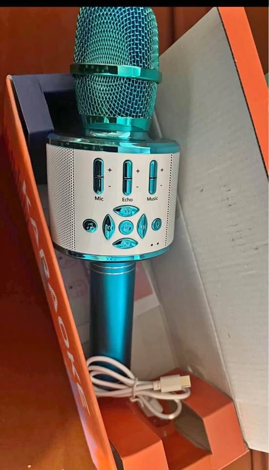 Wireless Bluetooth Karaoke Microphone