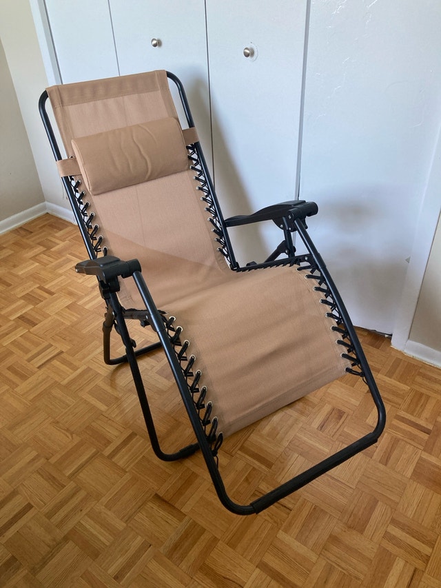 Zero Gravity Lounge Chair with Pillow