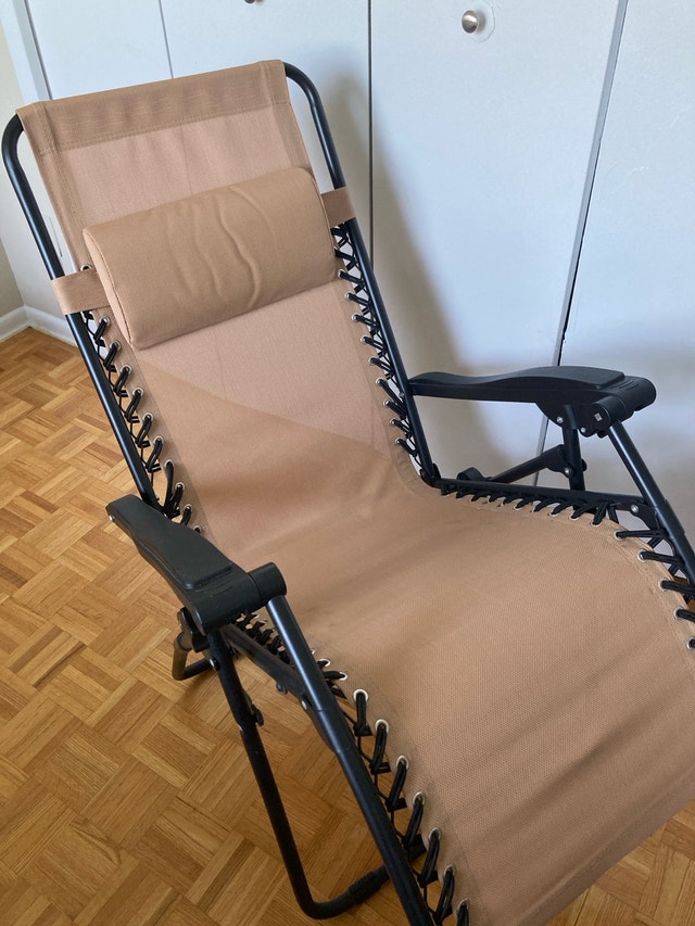 Zero Gravity Lounge Chair with Pillow - photo 2