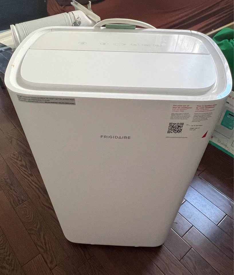 Frigidaire Portable Air Conditioner - photo 3