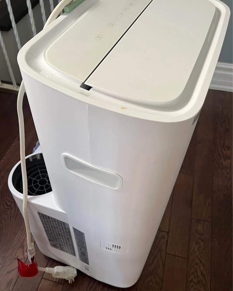 Frigidaire Portable Air Conditioner - photo 4