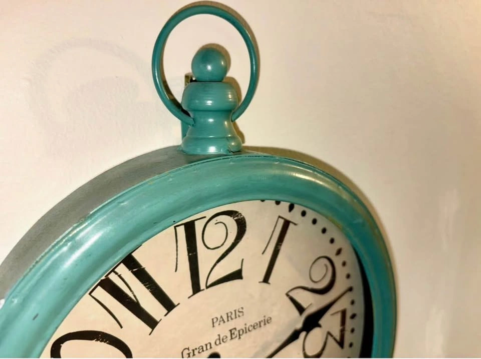 Green Vintage Metal Wall Clock - photo 2