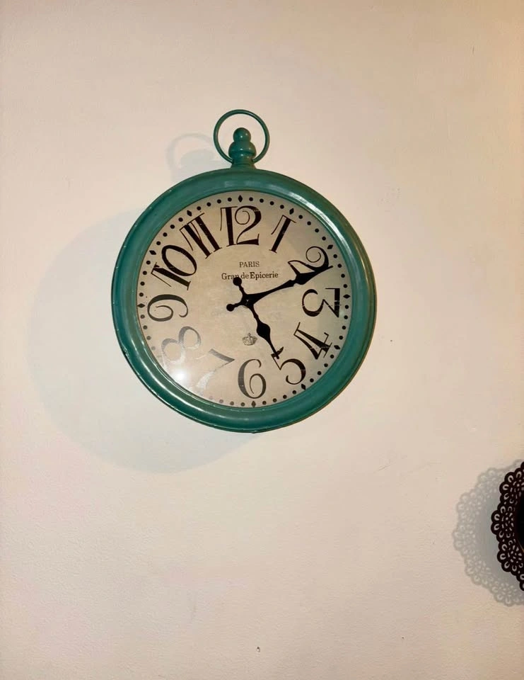 Green Vintage Metal Wall Clock - photo 4