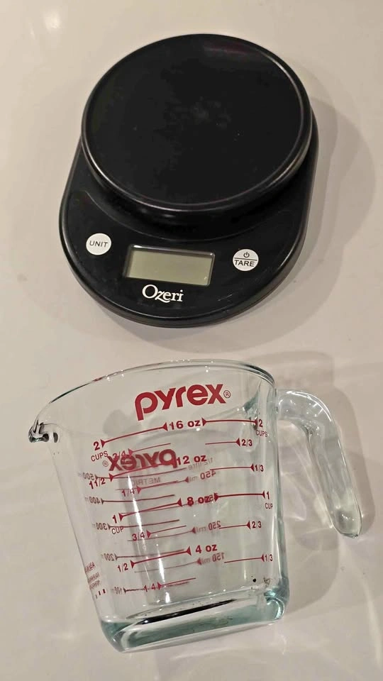 Ozeri Digital Kitchen Scale and Pyrex 2-Cup Measuring Cup