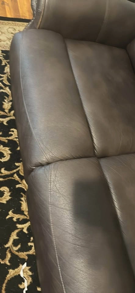 Beatrice, beautiful brown leather recliner - photo 4